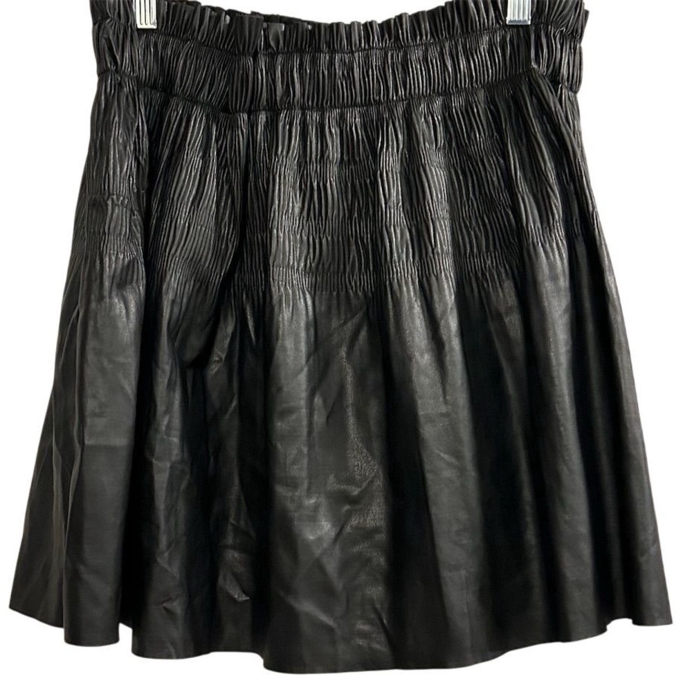 7 For All Mankind Women's‎ Black Faux Leather Mini Skirt Size M pleated Lined